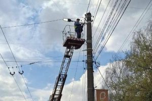 На вулицях Патона й Ряшівській у Львові встановили 66 сучасних LED-світильників замість старих натрієвих ламп