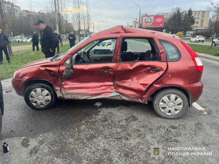 У Львові внаслідок аварії постраждали жінка та трирічний малюк