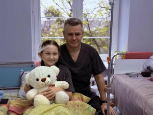 Вушна інфекція переросла в менінгіт і сепсис — 14-річна львів’янка у реанімації