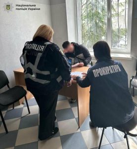 У Львові поліція затримала нападника, що побив підлітка — потерпілий перебуває в лікарні