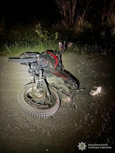 Нічна ДТП на Львівщині: двох молодих мотоциклістів госпіталізовано після зіткнення з фурою — ФОТО