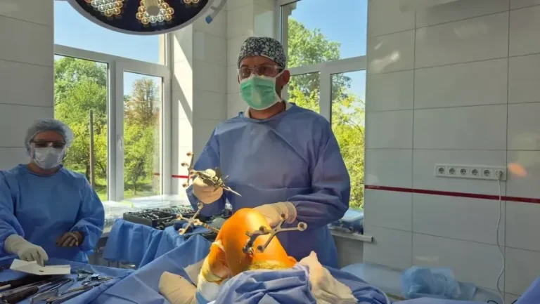 Як і де у Львівській області отримати безкоштовне ендопротезування