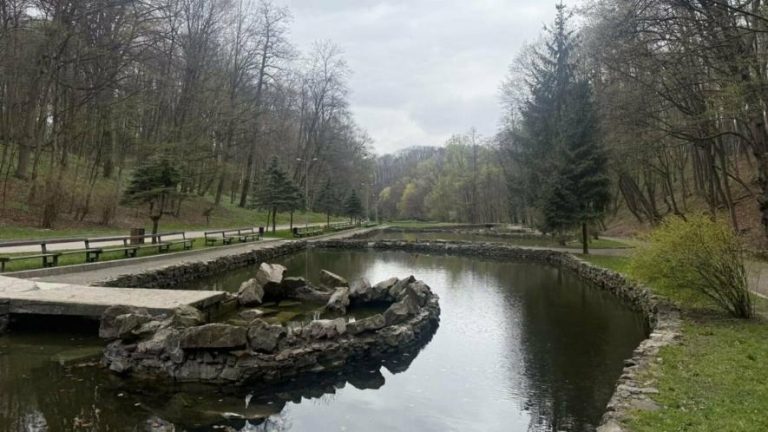 Весна прийшла на «Погулянку»: у львівському парку наповнили штучні водойми