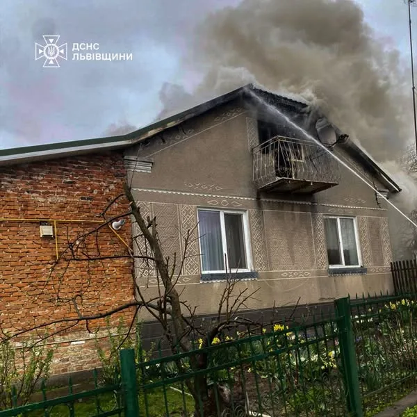 У Перв’ятичах рятувальники приборкали пожежу в житловому будинку