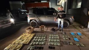 У Львові на вулиці затримали водія, в автівці якого виявили 20 кг наркотиків