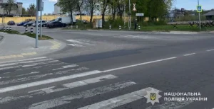 Поліція Львова розшукує скутериста, підозрюваного в наїзді на перехожого
