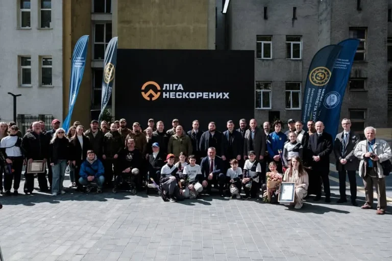 У Львові відкрили перший інклюзивний тир зі стрільби з лука для людей з особливими потребами