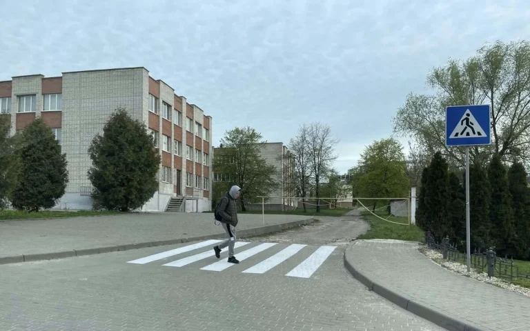 У Львові оновлюють дорожню розмітку задля підвищення безпеки