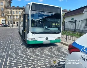 У Львові жінка зазнала травм через падіння в автобусі