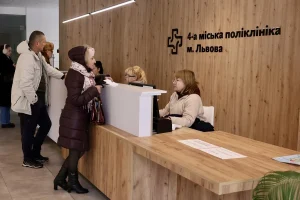 У Львові зарплати операторів кол-центрів поліклінік зросли удвічі