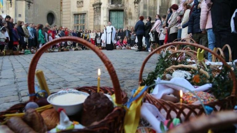 У Львові оприлюднили графік богослужінь у кафедральних соборах на Велику суботу й Великдень