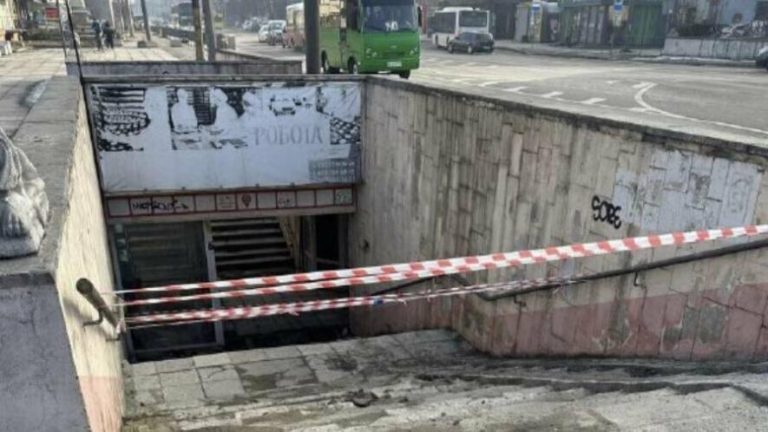 У Львові закрили на ремонт найаварійніший вхід у підземний перехід на перехресті Городоцької й Виговського