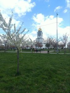 Квітневий Львів: сквер імені Івана Павла II у світлинах