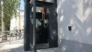 Зовнішній ліфт на Симоненка зробить поліклініку у Львові більш доступною