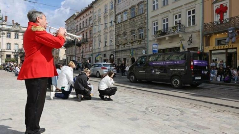 У Львові завтра відбудеться прощання з воїнами Андрієм Мідзяновським та Євгеном Бабієм