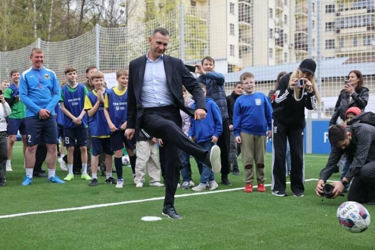 Андрій Шевченко відкрив у Львові два нові сучасні майданчики FIFA Arena — ФОТО