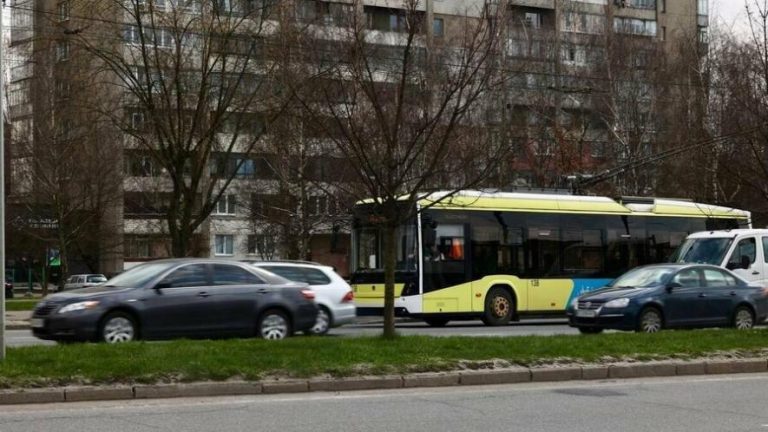 Режим руху громадського транспорту у Львові на великодні свята