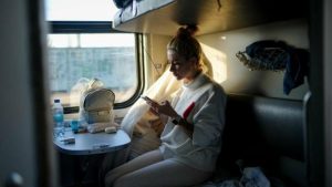 Укрзалізниця запускає додаткові вагони для жінок — нові рейси зі Львова