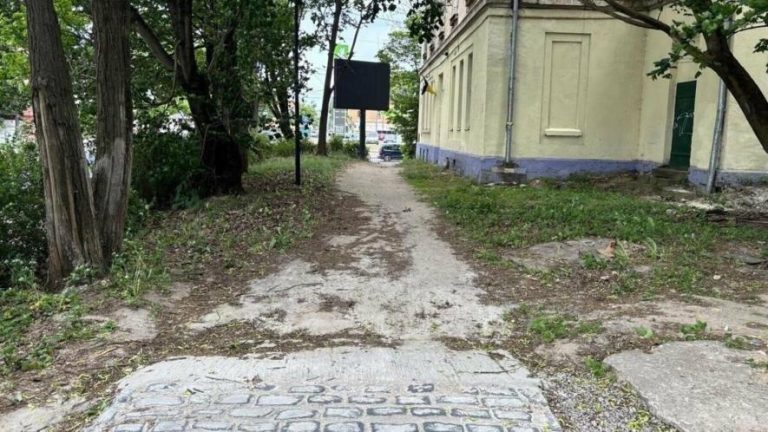 У Львові дали друге життя старій бруківці — де її використають