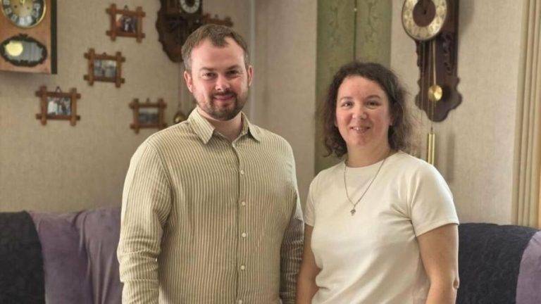 У Львові лікарі повернули зір матері, яка виховує десять прийомних дітей