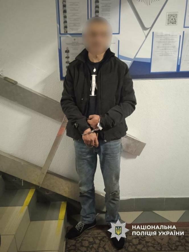 Після сутички біля ТЦК у Львові чоловік захопив школярку як заручницю