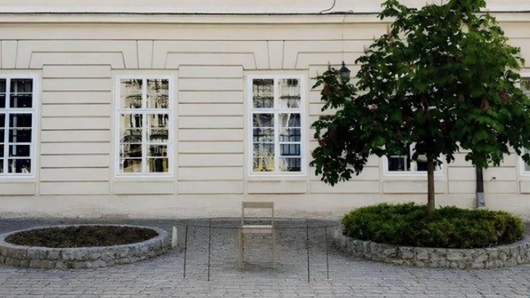 Поруч із Ратушею у Львові відкриють «Місце надії» для родин захисників