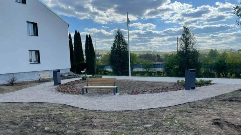 Біля Львова в громаді облаштовують меморіальний простір на честь загиблих захисників