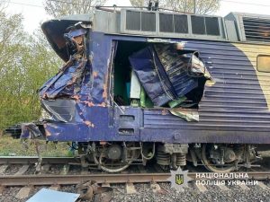 Смертельний інцидент на залізничному переїзді: машиніст загинув, двоє травмовані