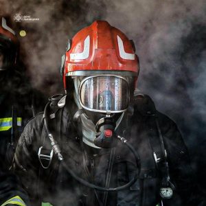 Пожежа у львівській багатоповерхівці: врятували 10 людей, дві жінки постраждали