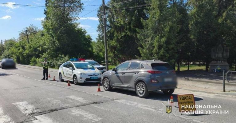 На Львівщині 55-річного пішохода збило авто — ФОТО