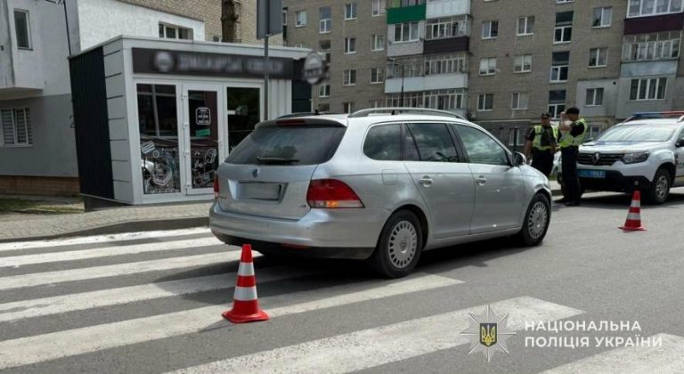 У Львівській області водій Volkswagen на пішохідному переході наїхав на 11-річного школяра