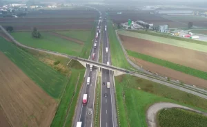 Польща за власні кошти зведе платну автомагістраль від кордону до Львова