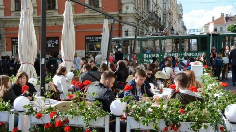 Львів переглядає правила облаштування майданчиків біля ресторанів