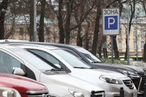 На вулиці Драгоманова у Львові з’явиться новий майданчик для паркування