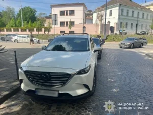 У Львові літня жінка постраждала внаслідок наїзду автомобіля