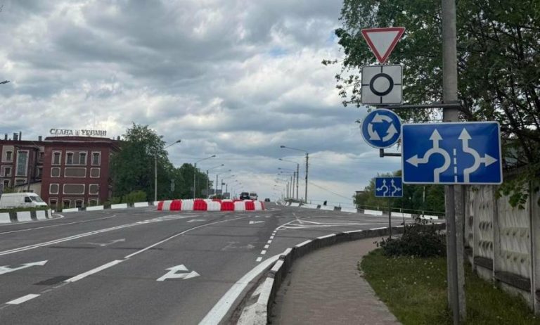 У Стрию біля Дрогобицького мосту відкрили нову кільцеву розв’язку
