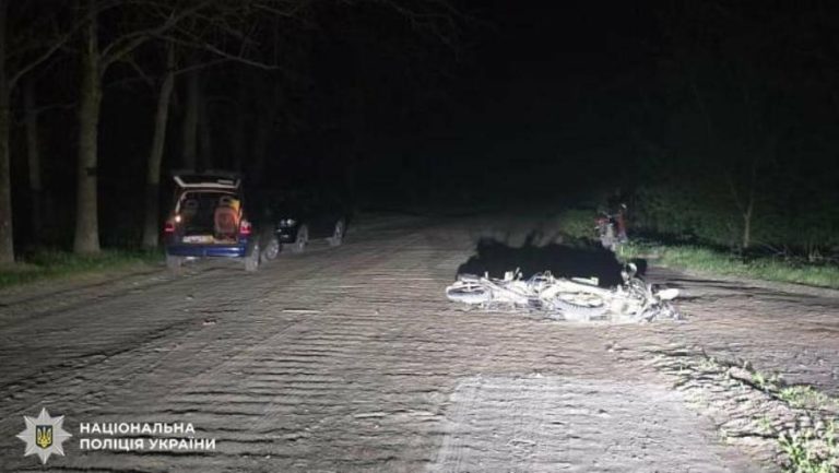На Львівщині після зіткнення мотоциклів до лікарні доставили підлітка й 31-річного чоловіка