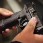 У Львові помітили 18-річного юнака з пістолетом