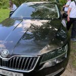 У Львові 33-річний кермувальник Škoda наїхав на поліцейського і втік з місця події