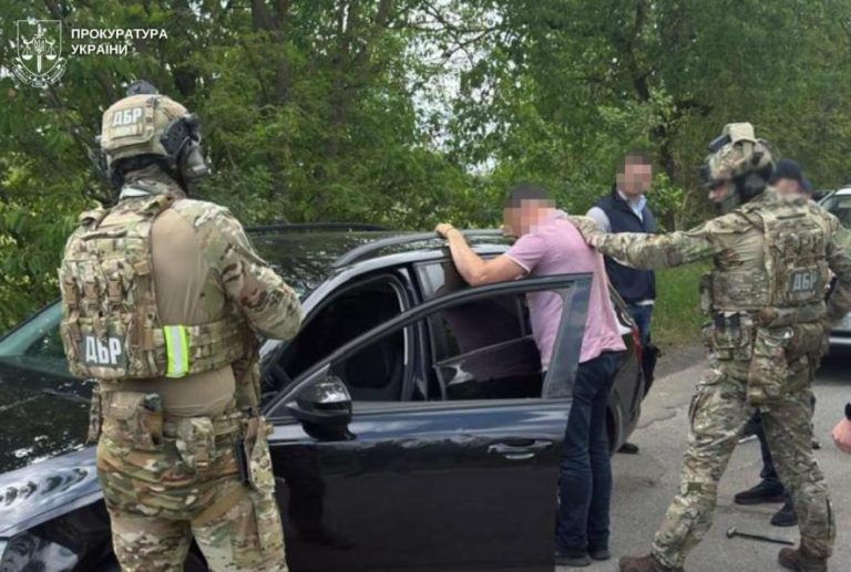 Прокурори Львова викрили адвоката у вимаганні хабара за «вирішення» справи СЗЧ