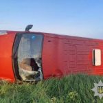 На Львівщині мікроавтобус перекинувся — 57-річна водійка загинула