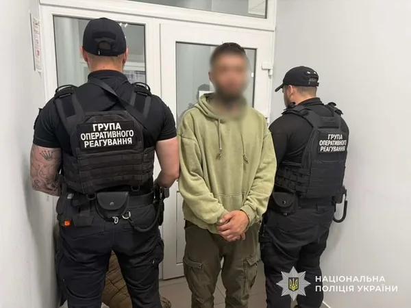 У Золочеві поліція затримала підозрюваного у кидку гранати