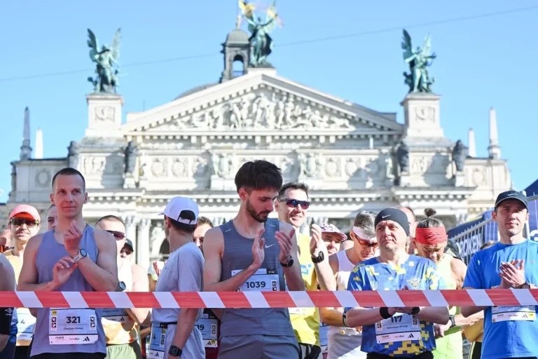 П’ять тисяч бігунів взяли участь у NEWRUN напівмарафоні у Львові
