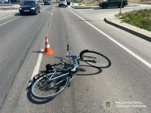 У Львові в ДТП за участі Renault постраждала велосипедистка