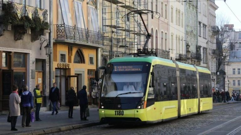 На День міста у Львові перекриють центр і змінять маршрути трамваїв