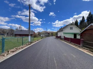 У селі на Львівщині відновили частину найдовшої в Україні вулиці