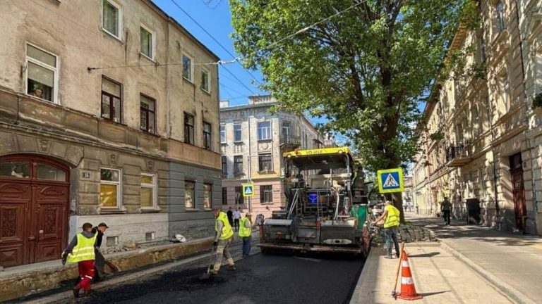 У Львові тривають масштабні роботи з оновлення вулиці Героїв УПА