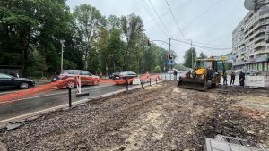 На Стрийській у Львові облаштовують безбар’єрний простір із тротуаром, велодоріжкою та доступною зупинкою