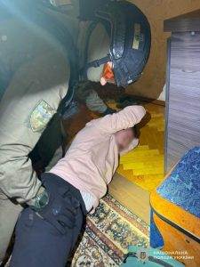 Поліція затримала львів’янина, підозрюваного в ножовому пораненні військовослужбовця ТЦК