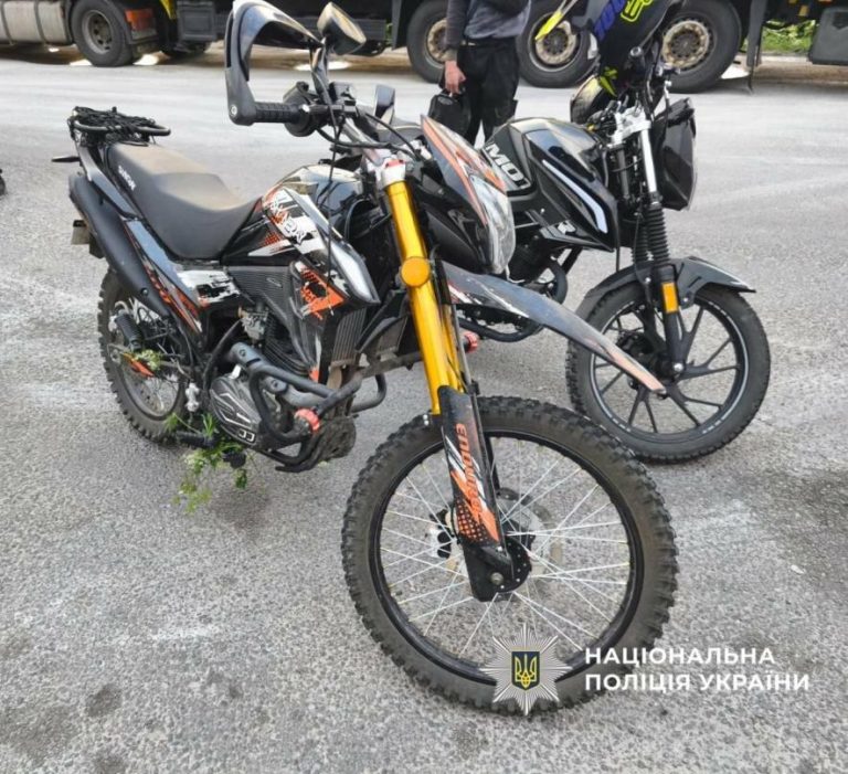 У Львівській області зіткнулися два мотоцикли, 17-річного водія доставили до лікарні — ФОТО